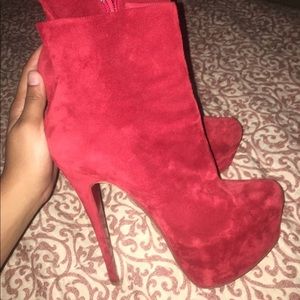 Louboutin Daf Booty